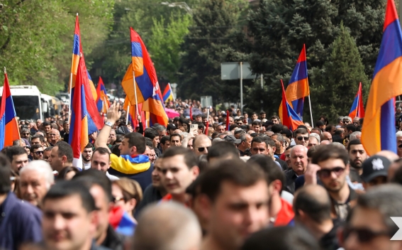 «Դիմադրության» շարժման երթը Բաղրամյան պողոտայից շարժվեց դեպի Ֆրանսիայի հրապարակ