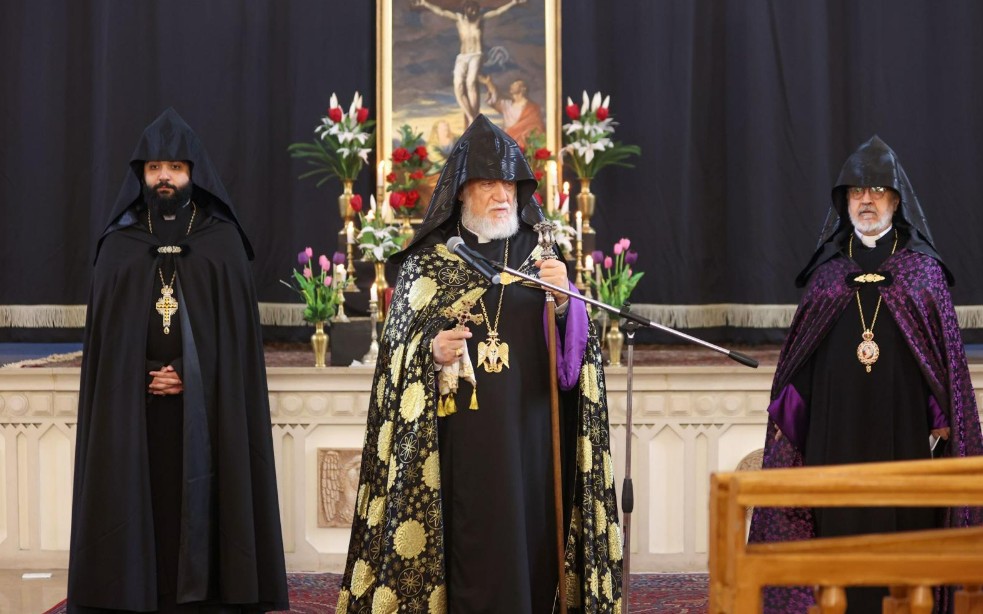 Արամ Առաջին Կաթողիկոսը Բեյրութի Սուրբ Նշան եկեղեցում մասնակցել է Միջինքի առիթով կազմակերպված արարողությանը  