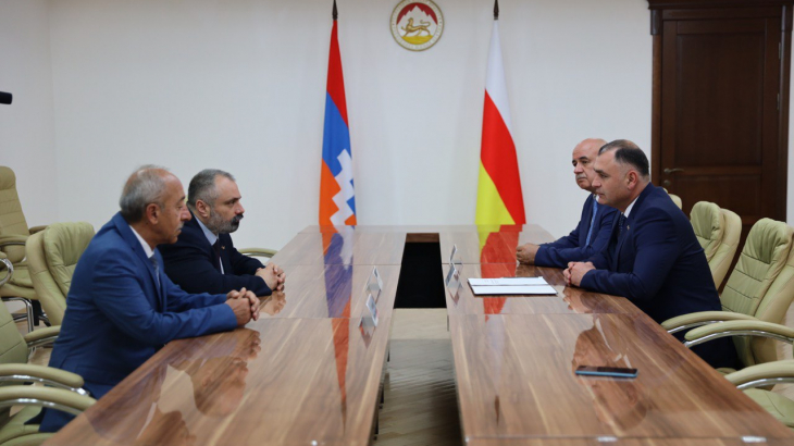 Դավիթ Բաբայանը Հարավային Օսիայում ներկայացրել է ադրբեջանա-ղարաբաղյան հակամարտության ներկա իրողությունները