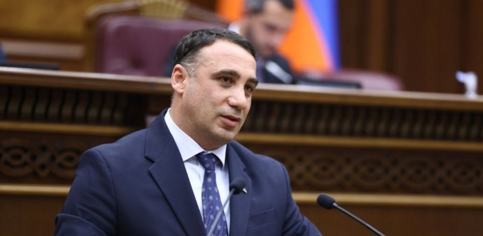 ՀՀ֊ում արդեն, կապված ՌԴ֊ում էժանացման հետ, ֆուռաժային ցորենի գինն իջել է, բայց երբեք մեր սպառողը չշահեց, հացի գները ոչ մի տեղ չեն իջել. Մնացականյան