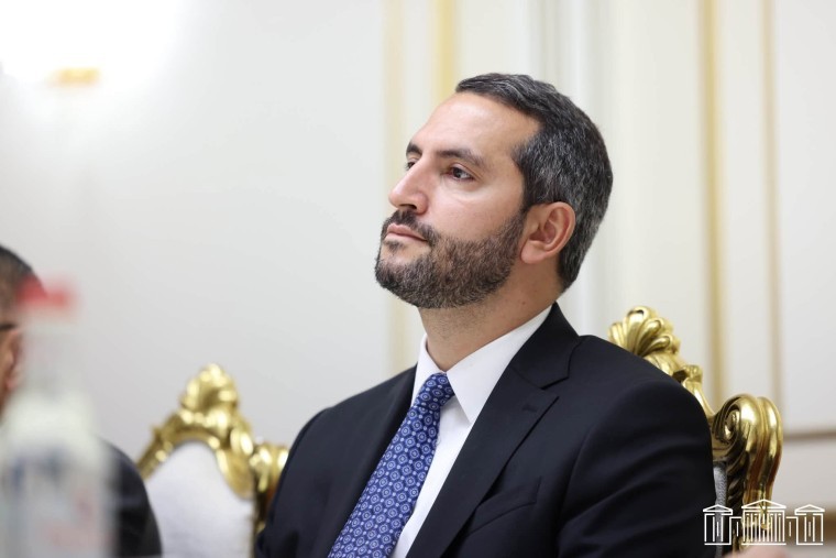 Միրզոյանի՝ հանրաքվեով նոր Սահմանադրության մերժման դեպքում հրաժարականի առաջարկը համաձայնեցված չէ. Ռուբինյան