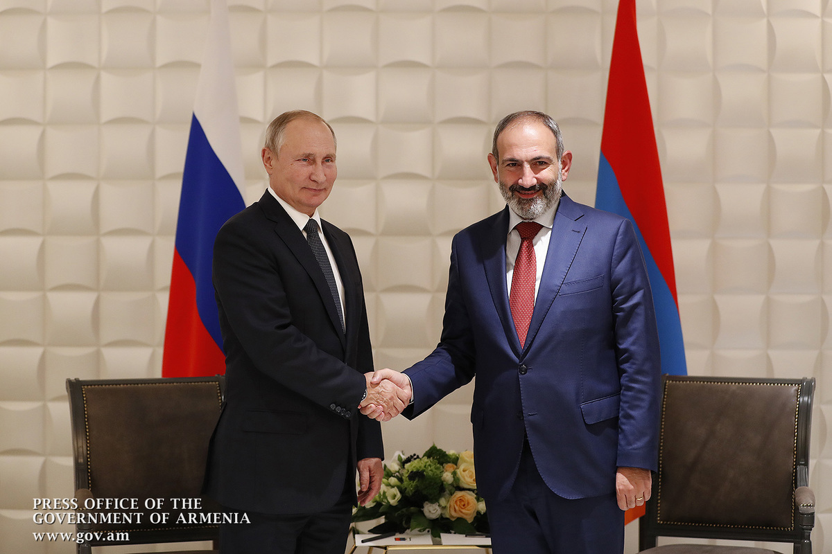 Путин и Пашинян на полях ВЭФ обсудят урегулирование в Карабахе