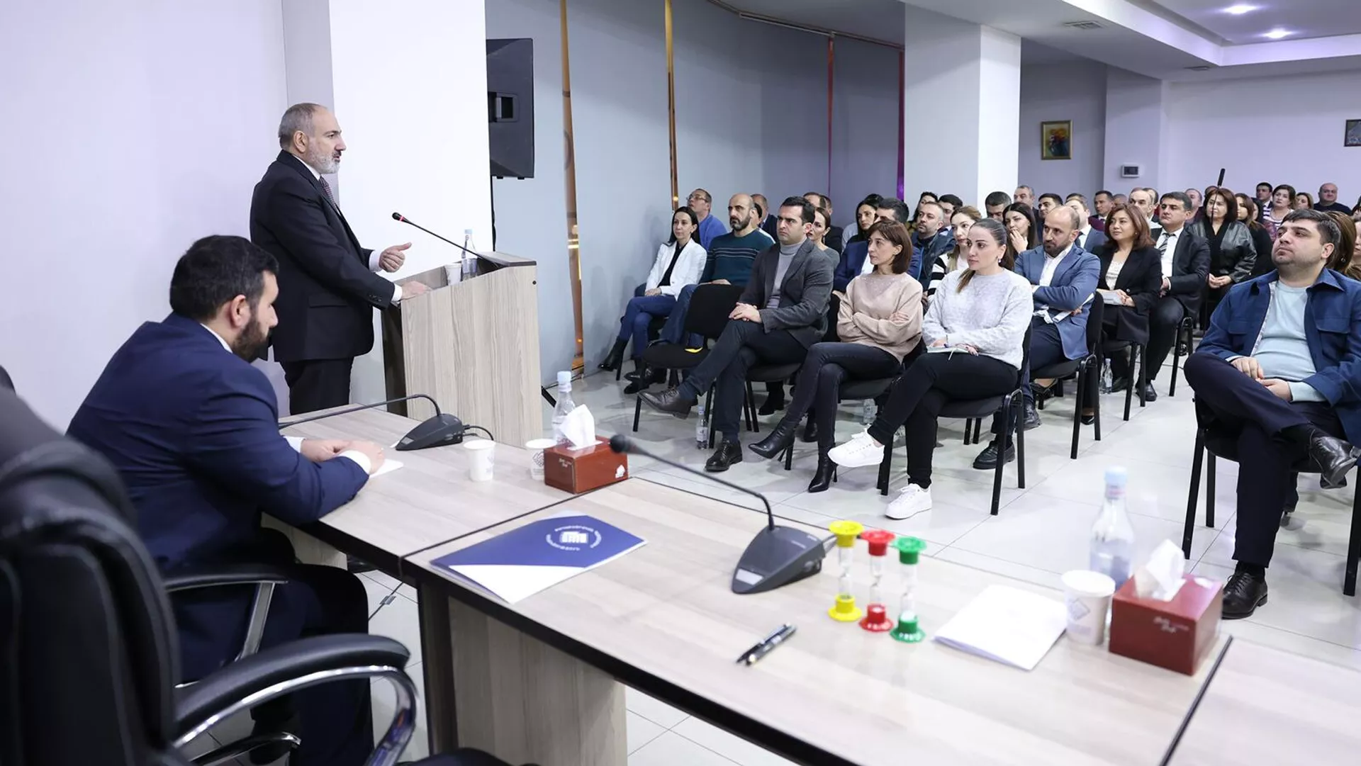 Փաշինյանը նպատակ ունի վերից վար փոխել ՔՊ վարչությունը․ «Ժողովուրդ»