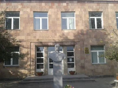 Քննարկվել է Մխչյանի դպրոցի տնօրենին հեռացնելու հարցը. մարզպետարանի ներկայացուցիչը դպրոցում էր