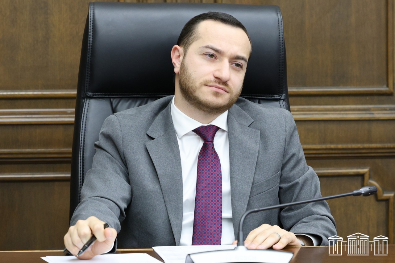 Բարձր տեխնոլոգիական ոլորտին կհատկացվի 47.5 մլրդ դրամ. Մխիթար Հայրապետյանն ԱԺ-ում ներկայացրել է ԲՏԱ ոլորտի 2025թ. բյուջեի նախագիծը