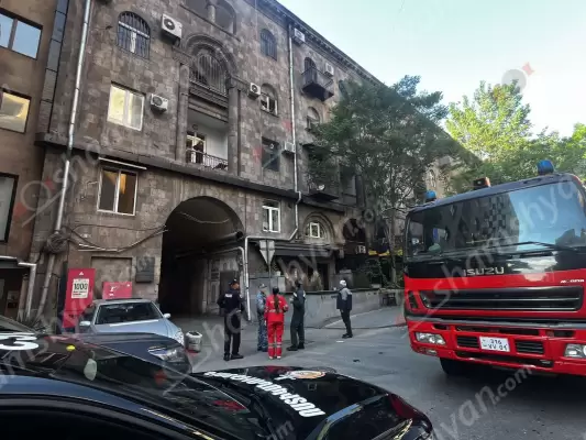 Հրդեհ Երևանի բնակելի շենքերից մեկում․ 1 հոգի տեղում բժշկական օգնություն է ստացել
