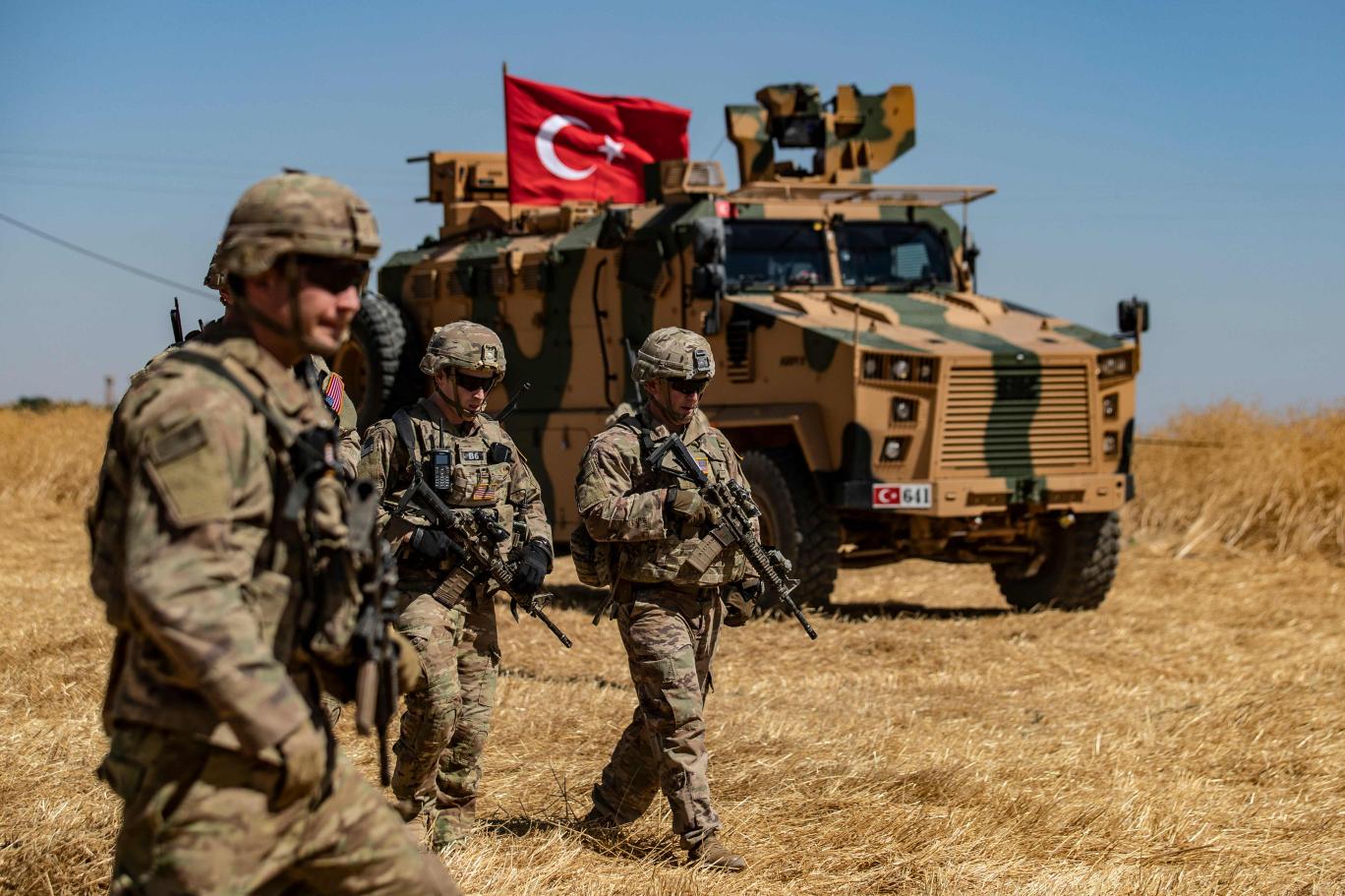 Эрдоган: Турция в ближайшее время планирует создать коридор безопасности на границе с Сирией