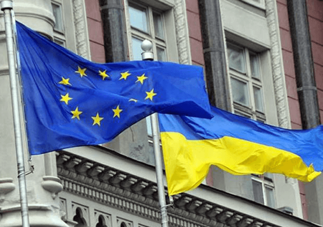 Киев ведет со странами Евросоюза переговоры о том, чтобы арестованные $415 млрд российских резервов пошли на возмещение ущерба Украине