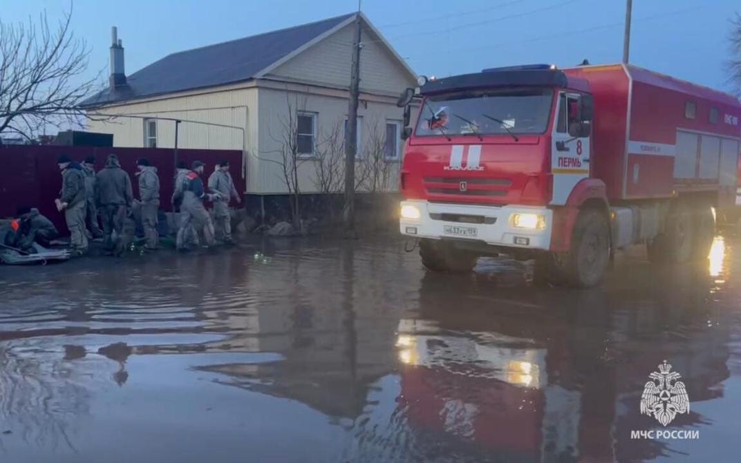 ТАСС: Дамба в Орске полностью разрушилась, обнаружено два тела