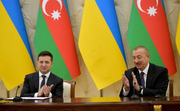 Ильхам Алиев: Азербайджан поддерживает территориальную целостность Украины