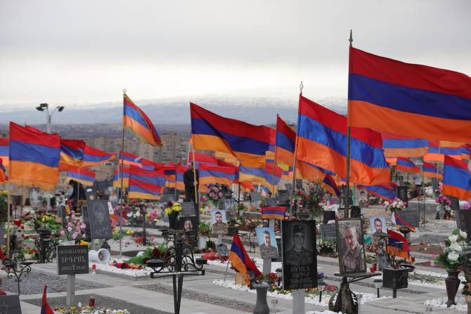 Հայաստանի բարձրաստիճան պաշտոնյաներն այցելում են «Եռաբլուր» պանթեոն. Ուղիղ
