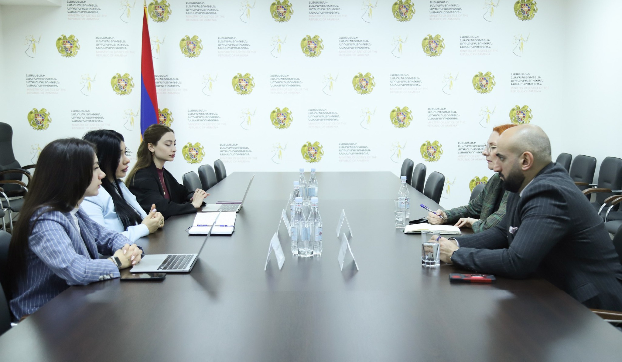 Արդարադատության նախարարի տեղակալը հանդիպել է Ռաուլ Վալենբերգի անվան Մարդու իրավունքների ինստիտուտի հայաստանյան գրասենյակի ներկայացուցիչների հետ