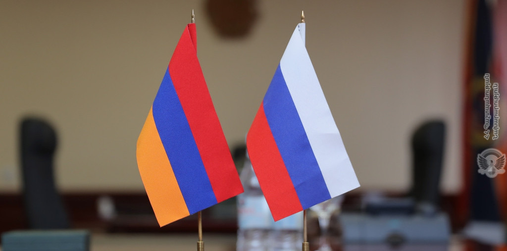 Հայ-ռուսական բանակցություններում քննարկվել են նաեւ հայ-ադրբեջանական սահմանային իրադրության վերաբերյալ հարցեր. ՊՆ