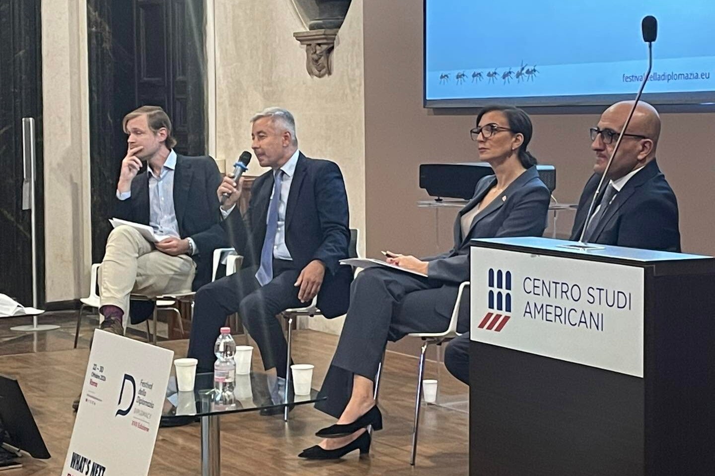 Իտալիայում Հայաստանի, Ադրբեջանի և Վրաստանի դեսպանները մասնակցել են «Կովկասը խաչմերուկում․ խաղաղություն, միջանցքներ և համագործակցության նոր դարաշրջան» խորագրով քննարկմանը