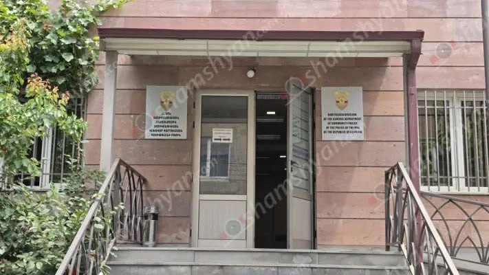 Դպրոցներից մեկում աշակերտուհու պայուսակից հայտնաբերվել են ծխախոտ և սպիտակ փոշենման զանգված
