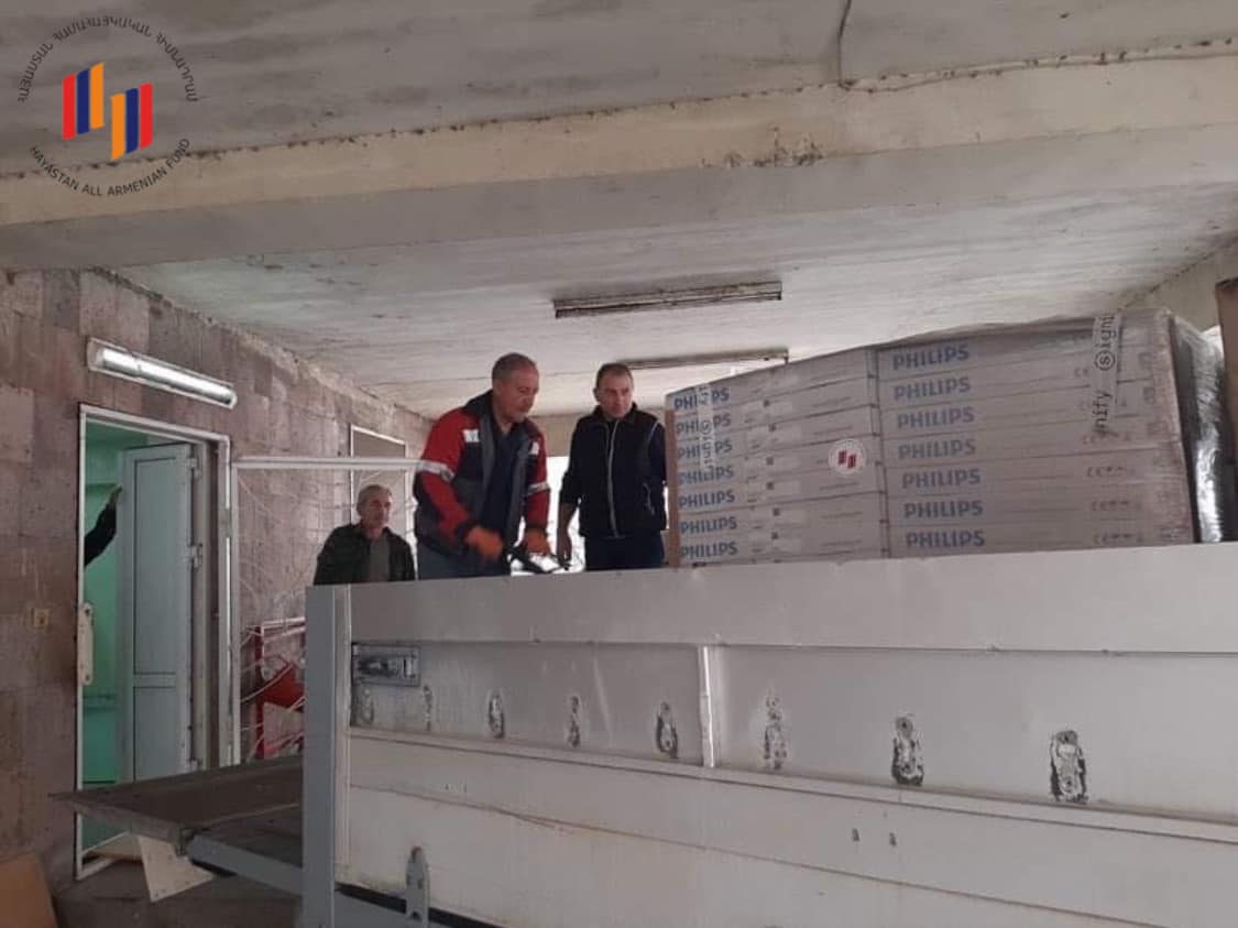 Ֆրանսիայի հայկական հիմնադրամի նվիրաբերած լեդ լուսատու սալիկները կբաշխվեն մանկատան, քոլեջի ու ԲԿ-ների միջև