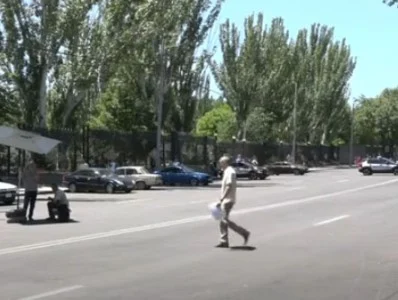 ԱԱԾ աշխատակցի հետ հանդիպումից հետո անհետ կորածների ծնողները բացեցին Բաղրամյանի պողոտան