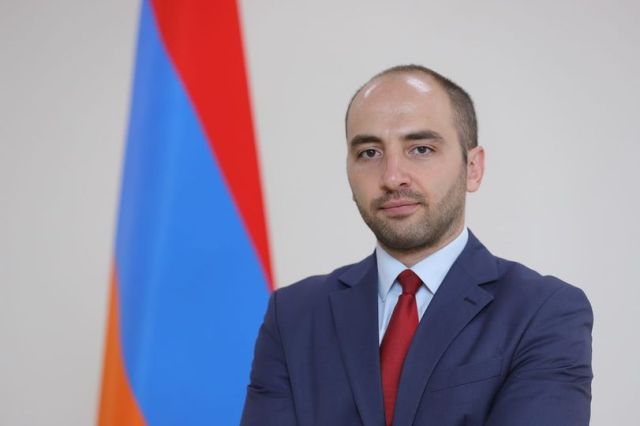 Ավտոճանապարհների բացման մասին Հայաստանը նույնպես առաջարկություններ է արել Բաքվին, բայց դեռևս պատասխան չի ստացել. Երևանը պատասխանեց Բայրամովի հայտարարություններին