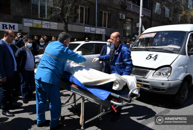 Երևանում՝ թիվ 54 երթուղու ГАЗель-ի մեջ, դիմակ չկրելու պատճառով ուղևորին սպանած կասկածյալն ինքնակամ ներկայացել է ոստիանություն
