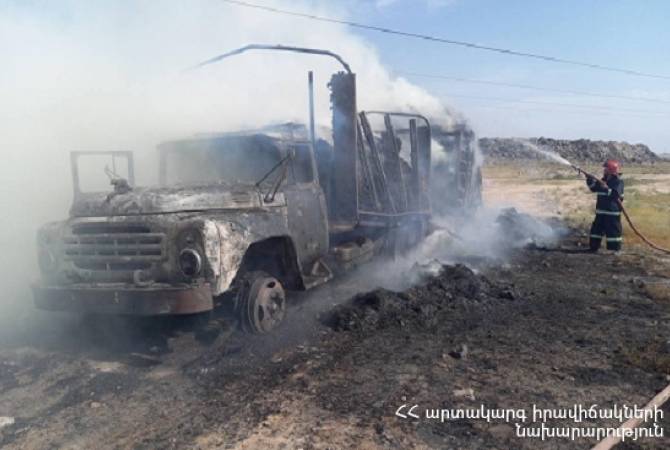 Արմավիրի մարզի Վանանդ գյուղում 500 հակ անասնակերով բեռնատար է այրվել