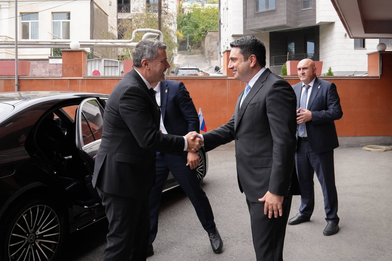 Ալեն Սիմոնյանն ու Սլովենիայի ԱԳ նախարարը քննարկել են տնտեսական համագործակցության զարգացումը