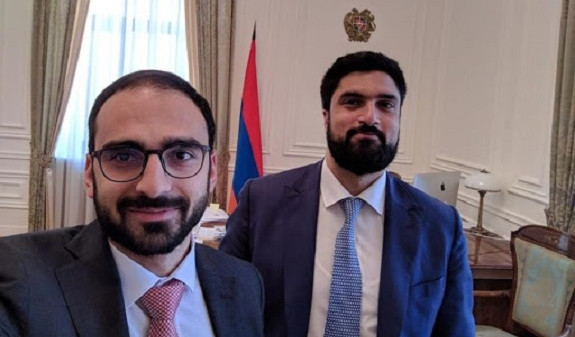 «Հրապարակ». Փաշինյանը զայրացել է ու հրահանգել՝ կնքել Սիսեռյանի դռները. Նա էլ է դիմում է գրել. Պատճառը դռան շրխկոցն է