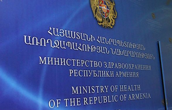 «Ժողովուրդ»․ Անզուսպ և էմոցիոնալ կեցվածք․ փոխնախարարը քաղաքացիների հետ հանդիպմանը մի քանի անգամ ձեռքով ուժգին հարվածել է սեղանին