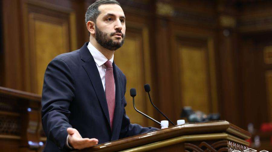 «Հայաստան» խմբակցությունը դարձել է Քոչարյանի «դայակն ու ախրաննիկը», ետևից ման են գալիս, որ կաթիկը չպակասի. Ռուբինյան 