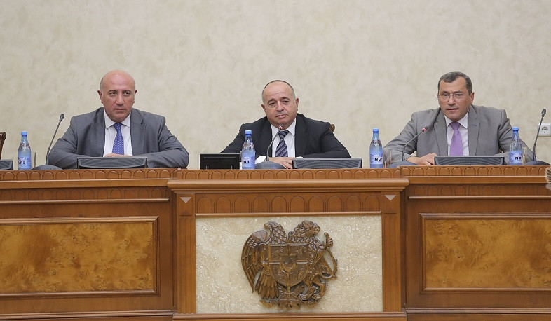 Արշակ Կարապետյանը ներկայացրել է ՊՆ նորանշանակ տեղակալին
