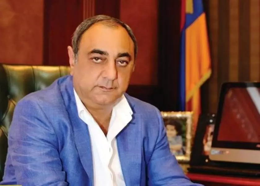 Սպիտակում կրակոցներ են հնչել ԱԺ նախկին պատգամավոր «Դերժավայի Արկադիի» տան մոտ. 7 ձերբակալվածներից մեկը նրա որդին է