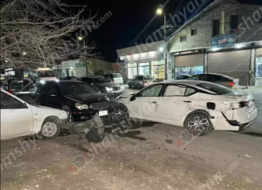 Ավտովթար՝ Արարատում․ բախվել են «Mercedes», «Nissan Altima», «Volkswagen Vento» և «IZH 21-17-220»-ը