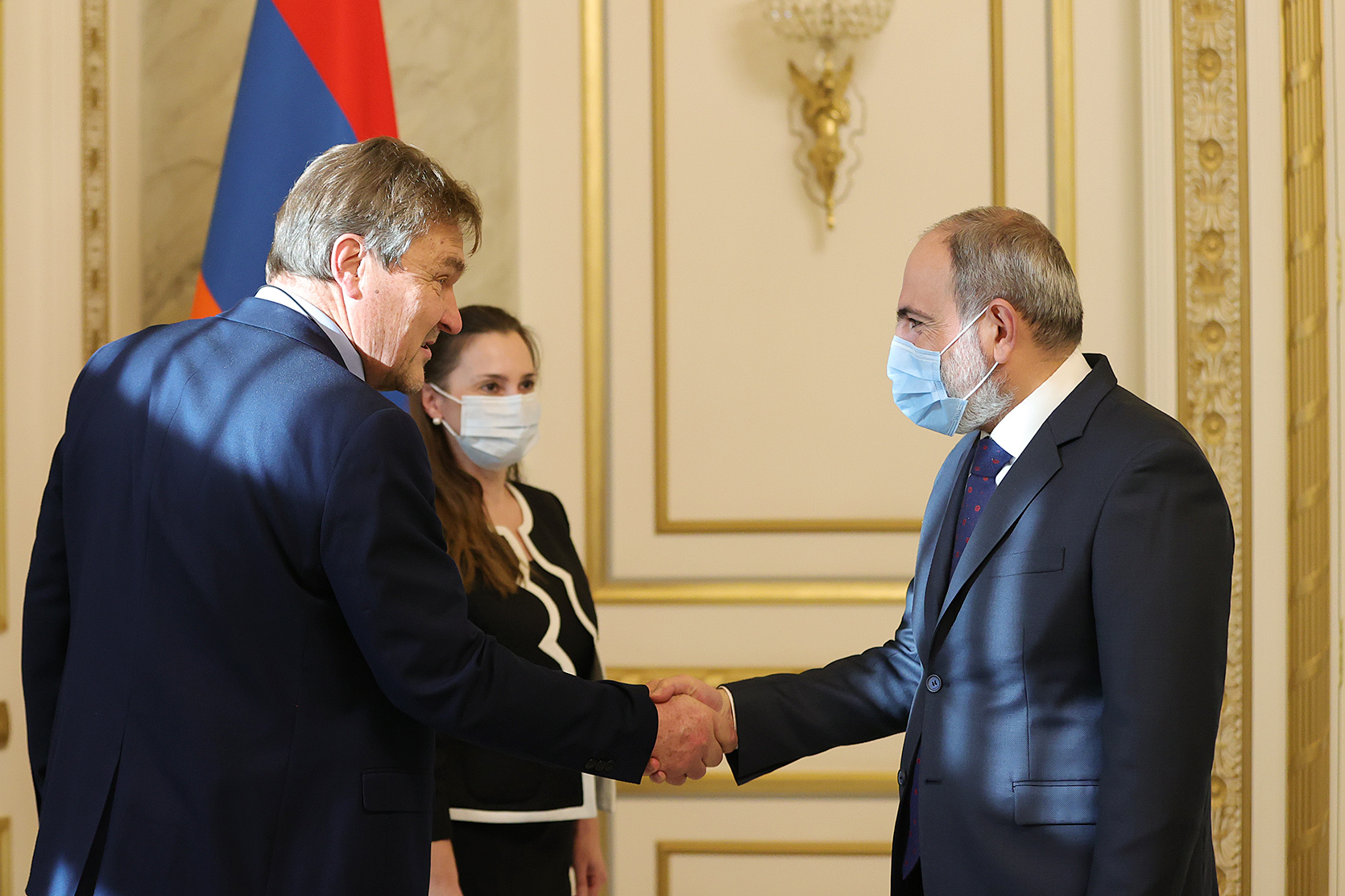 Армения - сияющая звезда демократии в регионе: содокладчик ПАСЕ премьер-министру Пашиняну