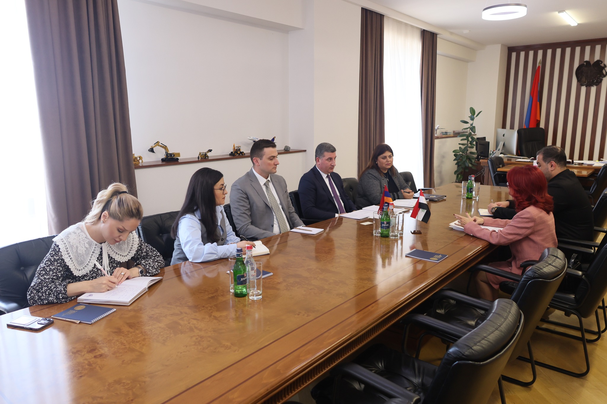 Սանոսյանն ու Սիրիայի դեսպանը քննարկել են համագործակցությունն օդային և երկաթուղային հաղորդակցության ոլորտում 