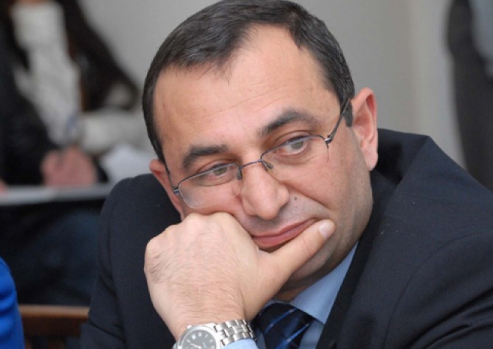 Տեղի է ունենում պետական հանցագործություն. Արծվիկ Մինայսանը՝ հանրաքվեի մասին
