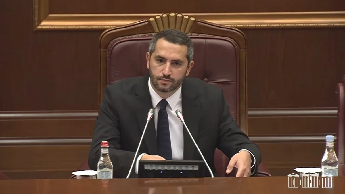 «Ուժեղ Հայաստան»-ի պատգամավորների օգնականները փորձել են ներխուժել ԱԺ նիստերի դահլիճ, ծառայողական քննության առարկա եմ դարձնելու. Ռուբինյան