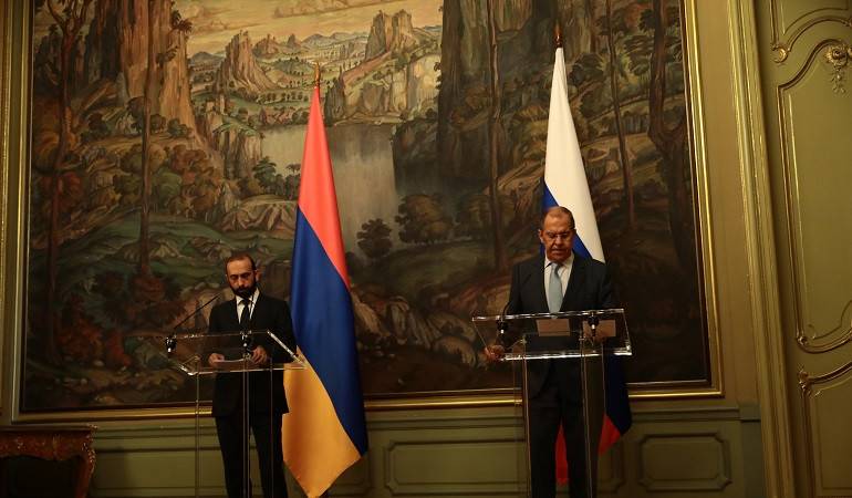 Հայաստանը Ռուսաստանի հետ փոխգործակցություն է ակնկալում Լաչինի միջանցք և ԼՂ միջազգային առաքելություն ուղարկելու հարցում․ Միրզոյան