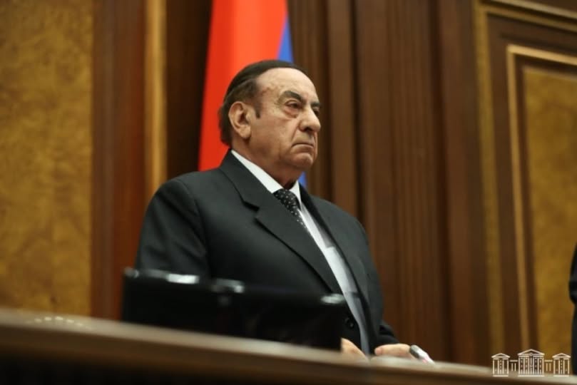 ԱԺ ամենատարեց պատգամավոր Կնյազ Հասանովը չորրորդ անգամ կվարի խորհրդարանի անդրանիկ նիստը. ինչ ունեցվածք ունի ՔՊ-ի ցուցակով ընտրված պատգամավորը. «Ժողովուրդ»