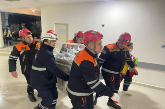 В пожаре в перинатальном центре Баку погибли четверо новорожденных