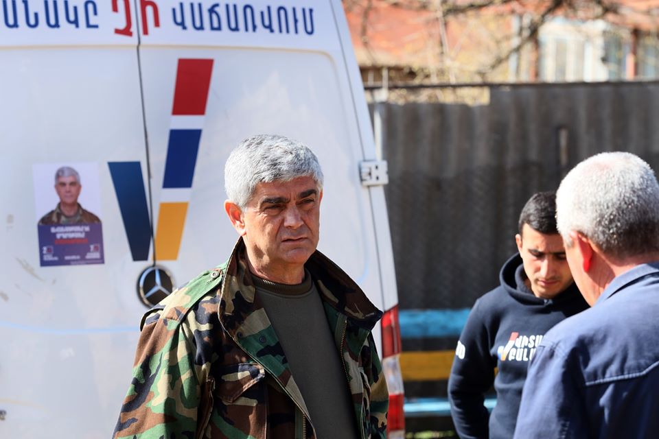 Պաշտպանության նախարար Ջալալ Հարությունյանը ճնշումներ է գործում ընտրողների վրա. Վիտալի Բալասանյան