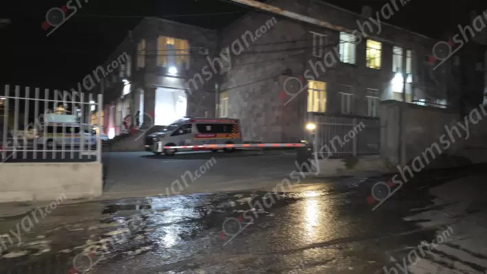 Հակասանիտարական ու գարշահոտ իրավիճակ Երևանի 1-03 շտապօգնության մոտ․ կեղտաջուրը դարձել է պատուհաս
