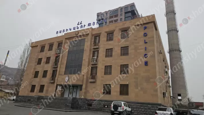 Երևանում 3 երիտասարդներ վիճաբանել են 24-ամյա տղայի հետ և ծեծի ենթարկել նրան․ պարեկները ձերբակալել են կասկածյալներին․ կա վիրավոր