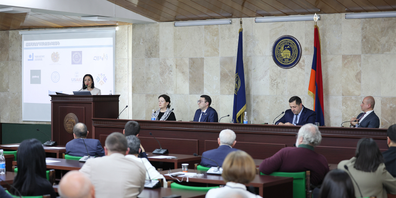 Բռնություն կիրառող ուսուցիչը տեղ չունի դպրոցում. ԿԳՄՍ նախարար