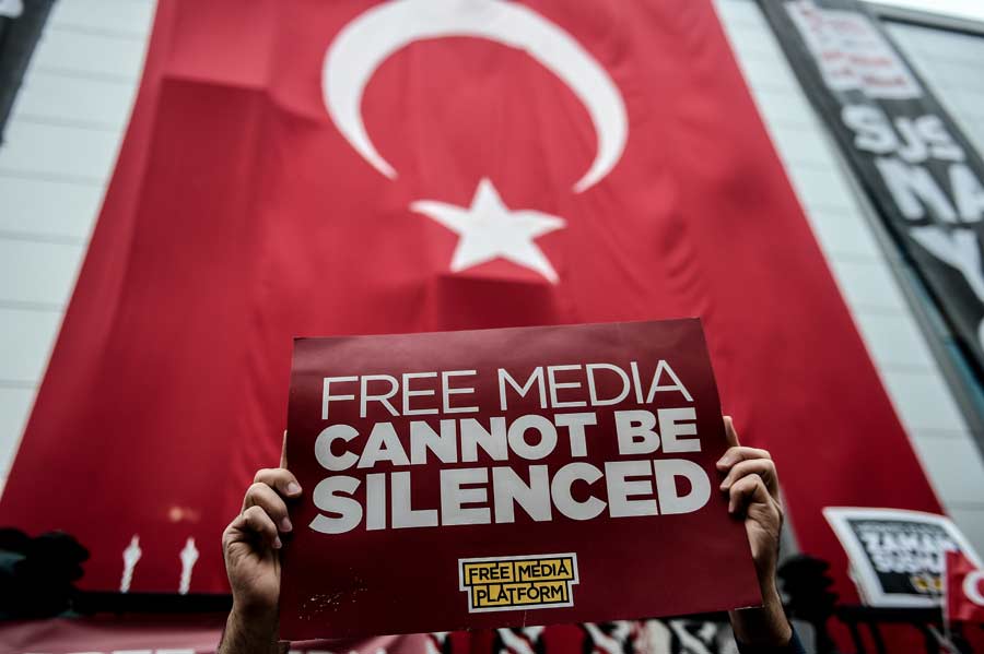 Թուրքիայում շարունակվում են լրագրողների ու լրագրության նկատմամբ ճնշումները. զեկույց