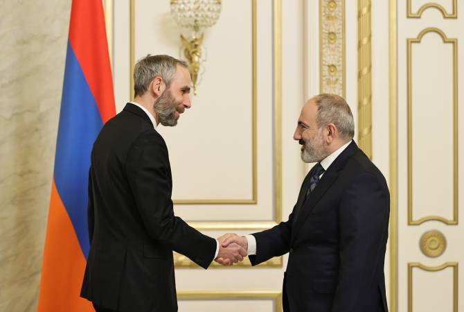 ՀՀ վարչապետն ու Չեխիայի դեսպանն անդրադարձել են Ադրբեջանի կողմից Լաչինի միջանցքն ապօրինի շրջափակելու հետևանքով ԼՂ-ում ստեղծված հումանիտար ճգնաժամին