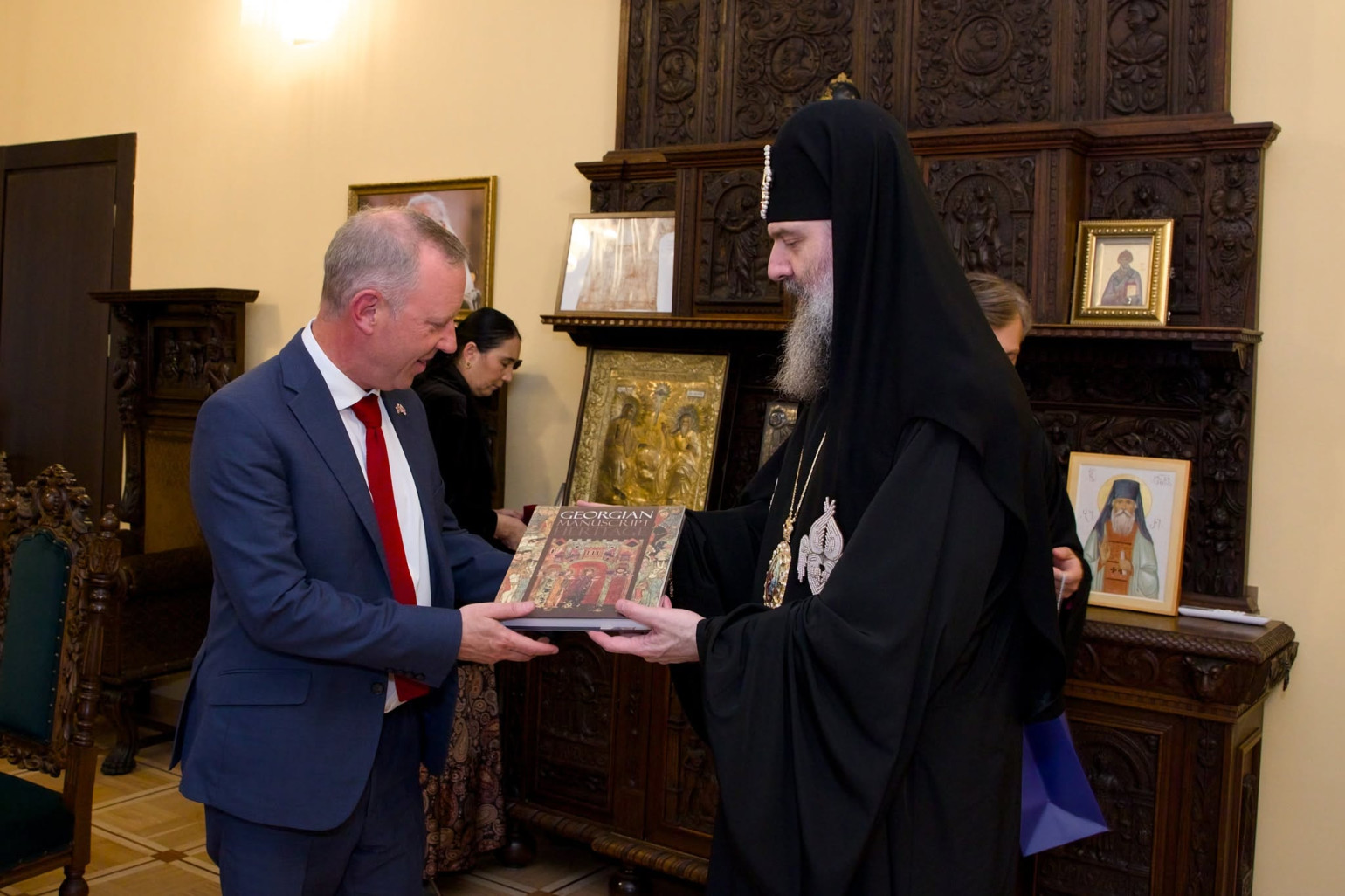 Վրաստանի նոր պատրիարքը հանդիպումներ է ունեցել Իսրայելի, Մեծ Բրիտանիայի, Իտալիայի, Հայաստանի և Թուրքիայի դեսպանների հետ