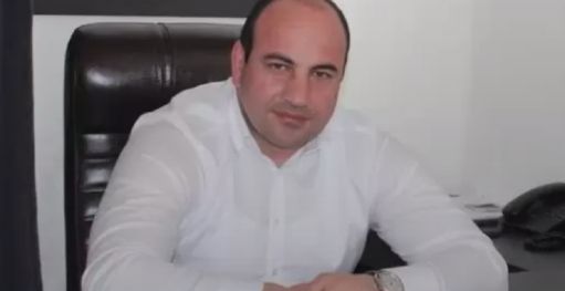 Արագածոտնի նախկին փոխմարզպետն ավտոմեքենայի ձայնային ազդանշան տալու շուրջ վիճաբանություն է ունեցել մեկ այլ վարորդի հետ