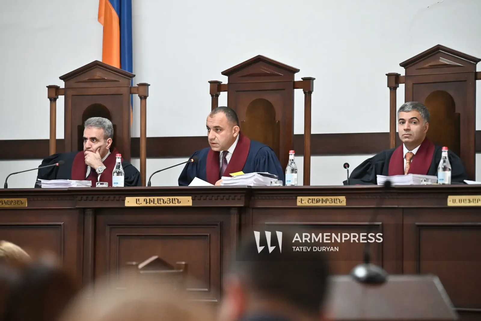 ՍԴ-ում շարունակվում է ընտրությունների արդյունքների վիճարկման գործի քննությունը. դատավորները հարցեր են ուղղում կողմերին