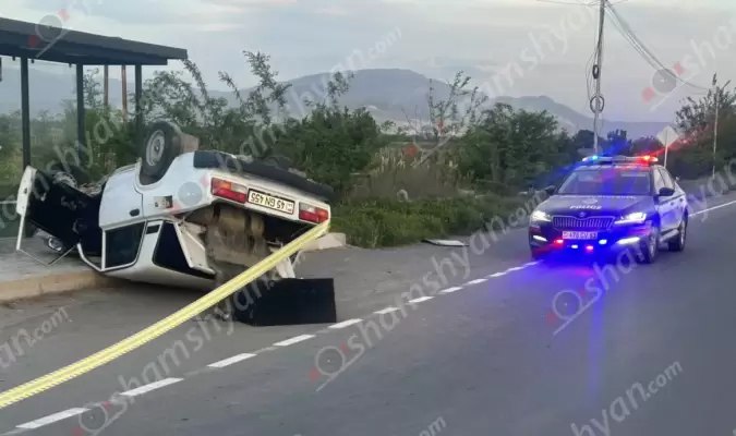 Ավտովթար՝ Գինեվետ գյուղում․ բախվել են «BMW»-ն ու «ՎԱԶ 2107»-ը, վերջինը գլխիվայր շրջվել է․ կա վիրավոր