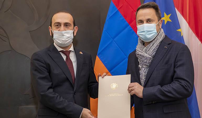 Министр иностранных дел РА Арарата Мирзояна встретился с премьер-министром Люксембурга Ксавье Беттелем
