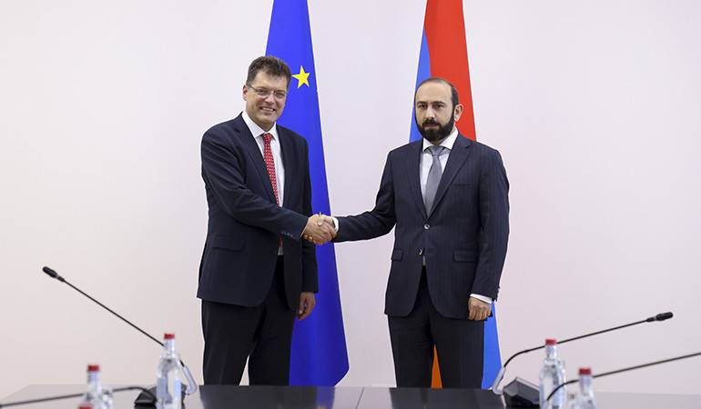 ՀՀ ԱԳ նախարարը և ԵՄ հանձնակատարը մտքեր են փոխանակել տարածաշրջանում անվտանգային իրավիճակի շուրջ